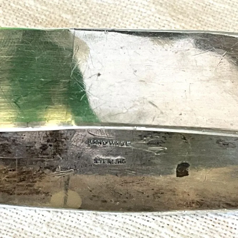 Stunning vintage sterling silver napkin ring; name Mary embossed must see